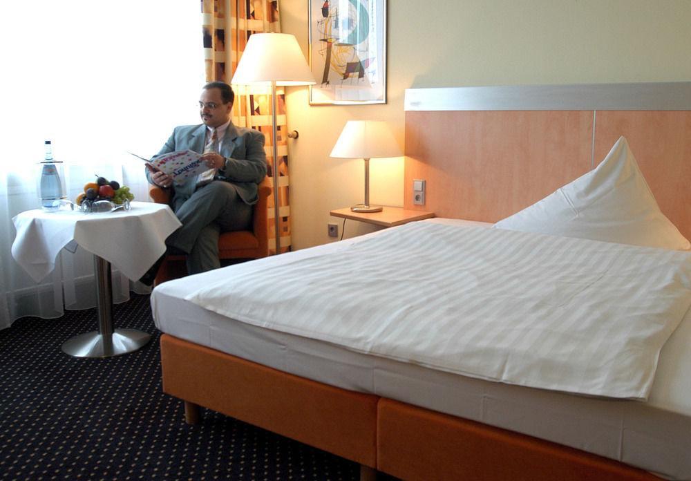 Hotel Central Frankenthal  Bagian luar foto