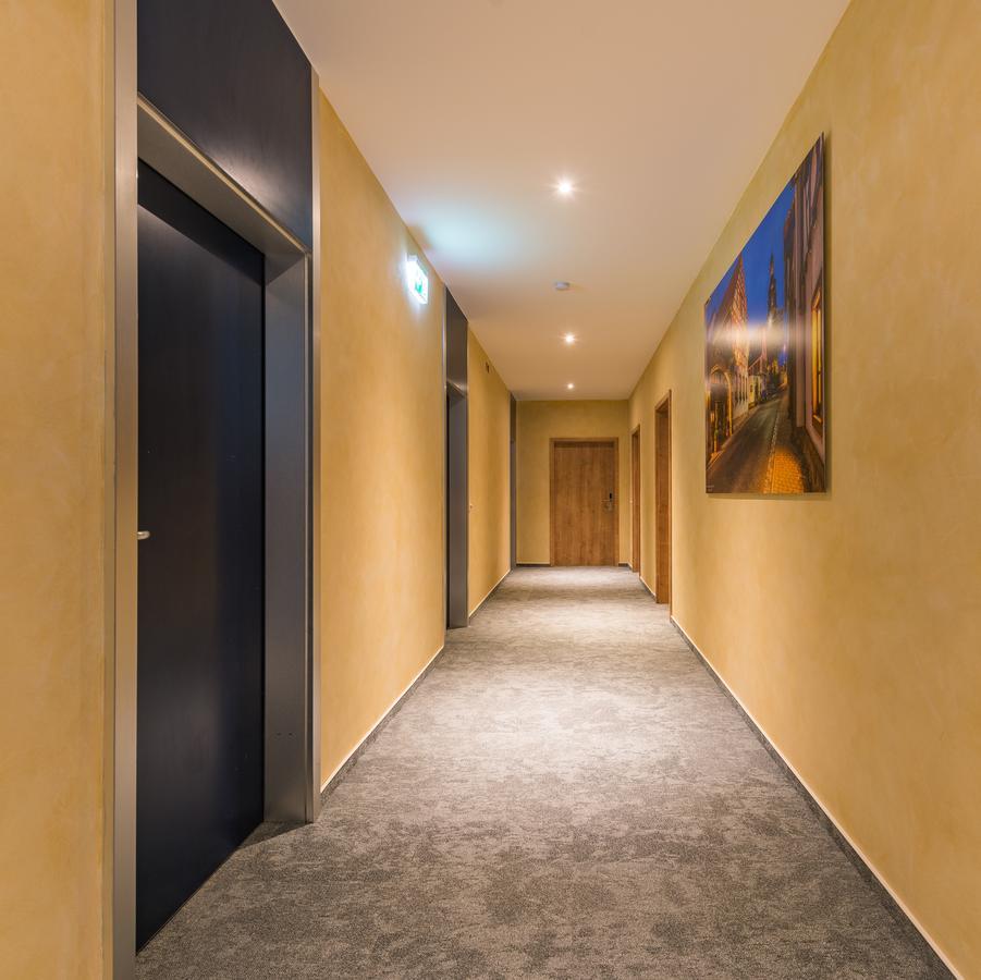Hotel Central Frankenthal  Bagian luar foto