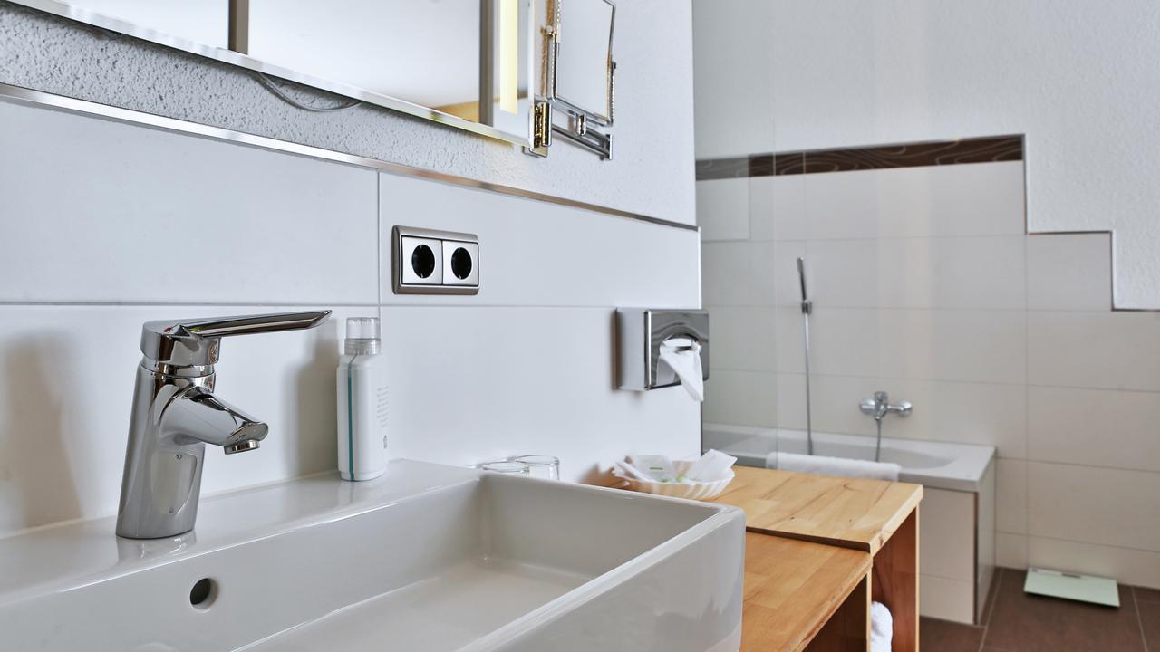 Hotel Central Frankenthal  Bagian luar foto
