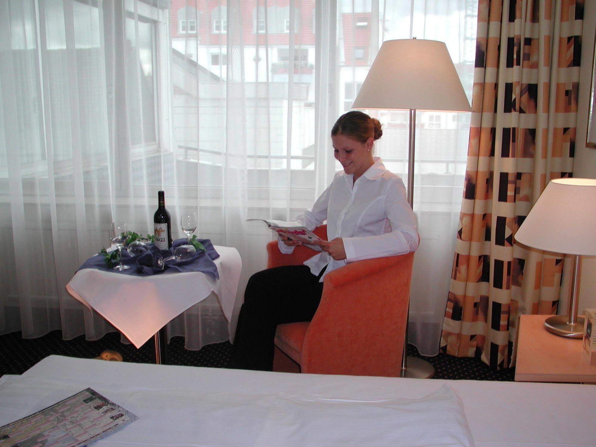 Hotel Central Frankenthal  Bagian luar foto