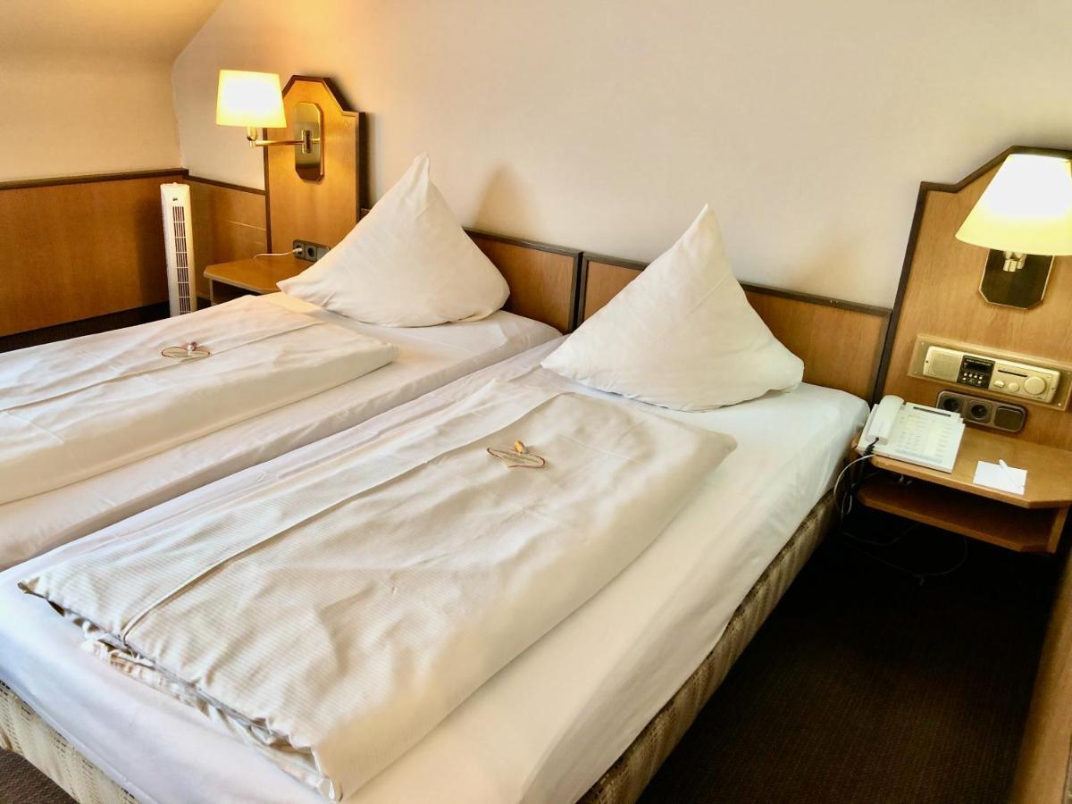 Hotel Central Frankenthal  Bagian luar foto